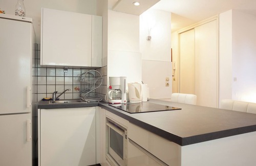 Le Pradet Apartment | Studio "Proche des Plages" with private loggia and Wi-Fi