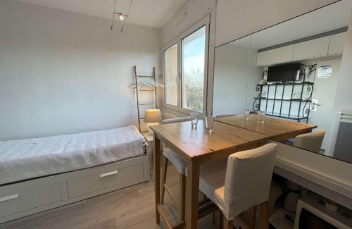 Saint-Jean-de-Monts Apartment | Studio rénové 2 pers avec parking, wifi, proche plage - FR-1-224C-28