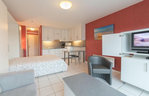 Bredene Apartment | Studio Residentie Astrid-10 by Interhome