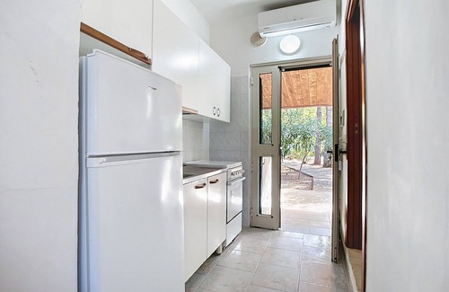 Scialara Apartment | Studio 'Sabbia D'oro' with Shared Pool and Wi-Fi