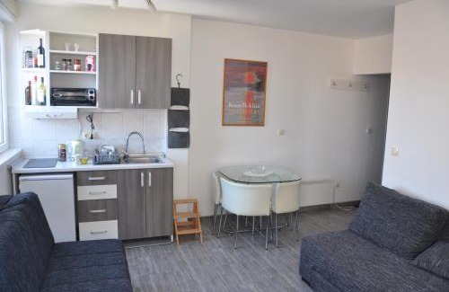 Lisina Apartment | Studio SimpaKop