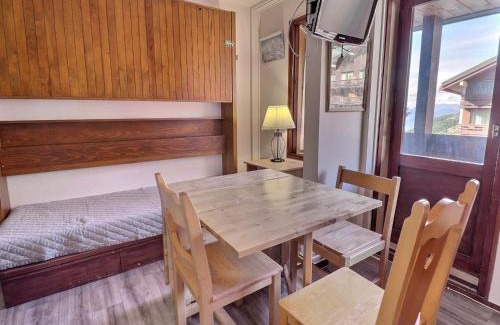 Meribel-Mottaret Apartment | Studio skis aux pieds, bien équipé avec Wi-Fi – Les Allues - FR-1-182-42