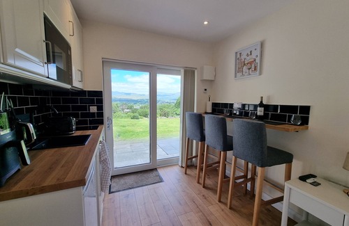 Dawros Apartment | Studio | Sleeps 3 | Mountain Views - 5 Mins from Kenmare town.