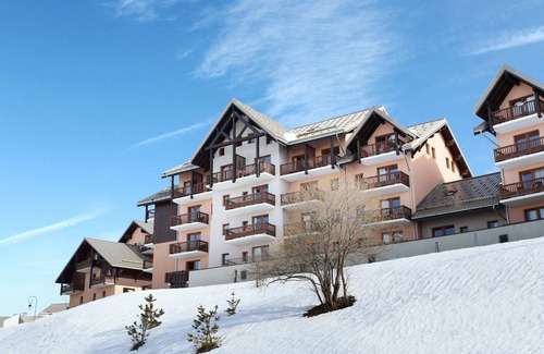 Valmeinier Apartment | Studio | Sleeps 4 | Mountain Escape in Valmeinier!