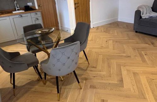 Tenterden Apartment | Studio - Sleeps up to 4 & Free Parking