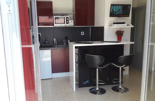 Quartier Administrations Apartment | STUDIO SOUTH TERRACE LE MASSILLON ARENES CENTER 2 STARS