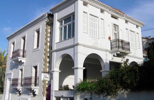 Pylos Apartment | studio SUCCÈS