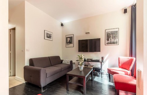 16th Arrondissement Apartment | Studio sur les quais de Seine