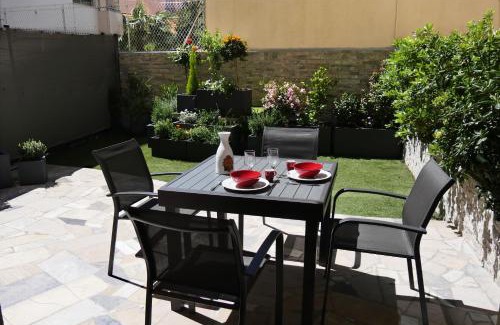 Riou - Petit Juas - Av de Grasse Apartment | Studio Terrasse