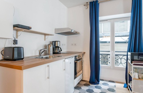 Notre-Dame-des-Champs Apartment | Studio Trouin - Welkeys
