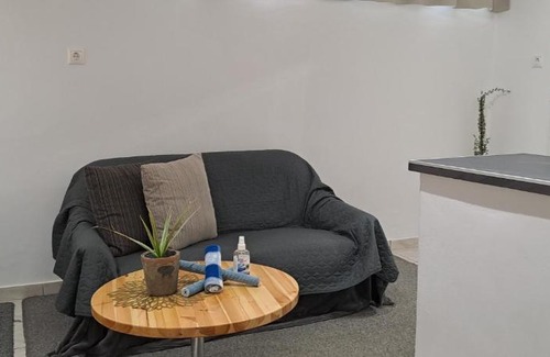 Larissa Apartment | Studio V3st & Parking