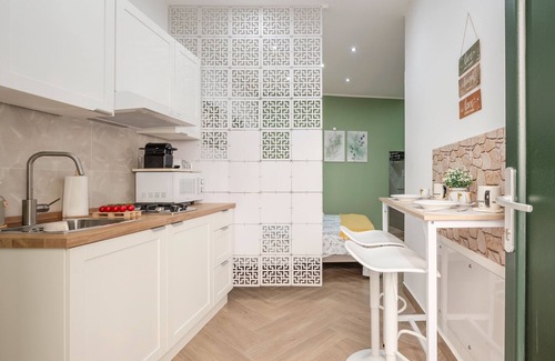 Corso dei Mille - Sant'Erasmo Apartment | Studio 'Verde Incanto' with Wi-Fi and Air Conditioning