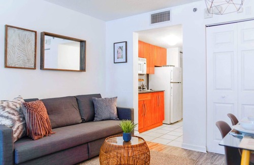 Brickell Apartment | Studio W Panoramic Views Prime Comfort
