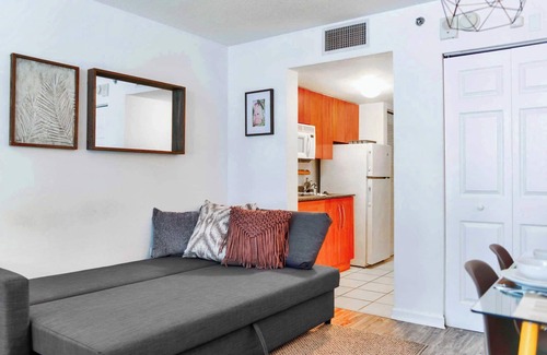 Brickell Apartment | Studio W Panoramic Views Prime Comfort