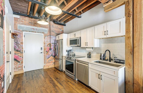 Nashville Apartment | Studio w/Pool Access: 2 Mi to Downtown Nashville!