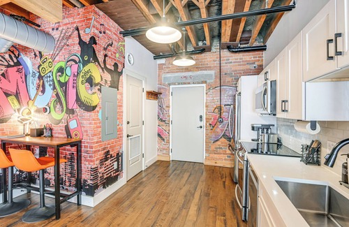 Nashville Apartment | Studio w/Pool Access: 2 Mi to Downtown Nashville!