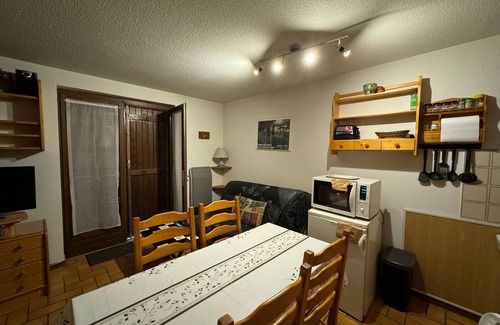 Monetier-les-Bains Apartment | Studio with balcony for 4 pax, near slopes and shops
