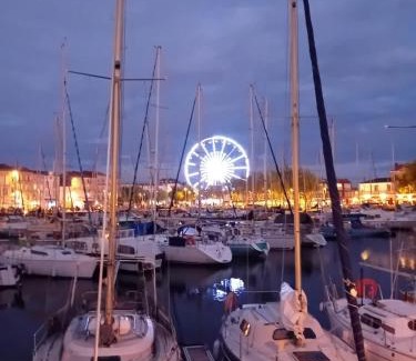 La Rochelle Apartment | Studio with a view of Lake La Sole