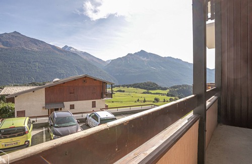 Aussois Apartment | Studio with balcony and Wifi in Aussois