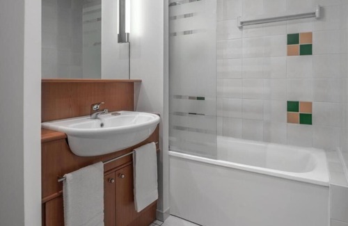 Quartier Saint-Georges Apartment | Studio With Balcony In The Heart Of Montmartre