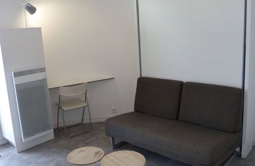 La Rochelle Apartment | Studio with beautiful terrace, real bed, close to the ocean.