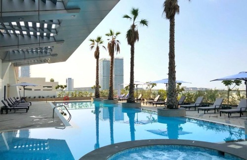 Trade Center Apartment | Studio with Burj Khalifa View Near DIFC Dubai