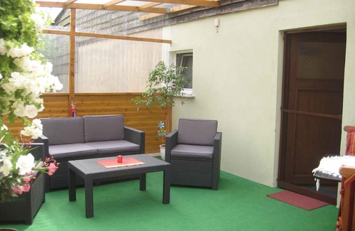 Kamminke Apartment | Studio with covered terrace and barbecue