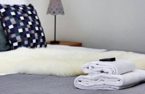 Les Lilas Apartment | Studio with double bed for 2 pers in Eastern district; Les Lilas