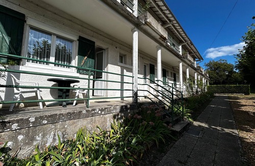 La Roche-Posay Apartment | Studio with garden, balcony, WIFI and parking near the Thermal Baths