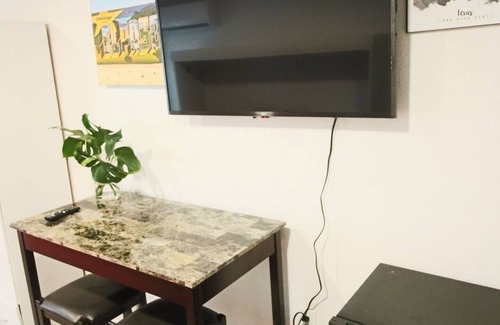 El Paso Apartment | Studio with Murphy Bed 11 min walking to Ft. Blissn n