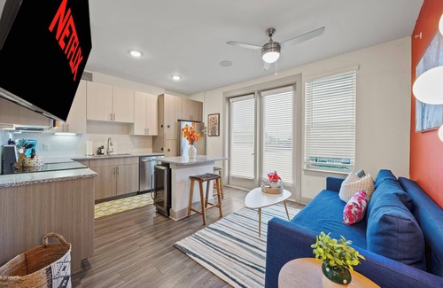 Fort Worth Apartment | Studio with Patio, Pool, Gym, Parking, Queen Bed & More