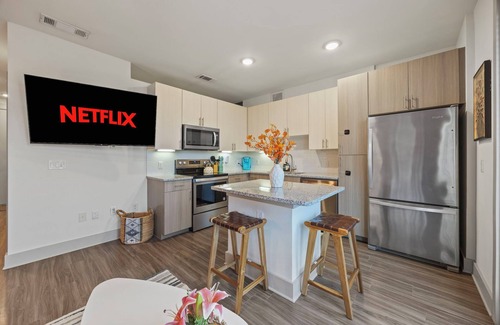 Fort Worth Apartment | Studio with Patio, Pool, Gym, Parking, Queen Bed & More