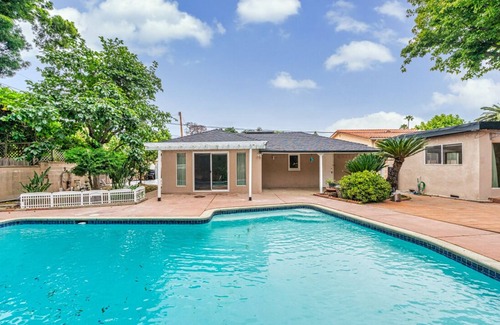 Lamanda Park Apartment | studio with pool and bbq grill