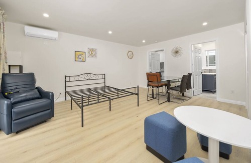 Lamanda Park Apartment | studio with pool and bbq grill