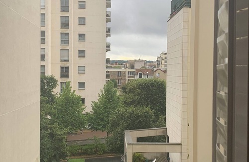 Vanves Apartment | Studio with Wifi 15 minutes from Montparnasse
