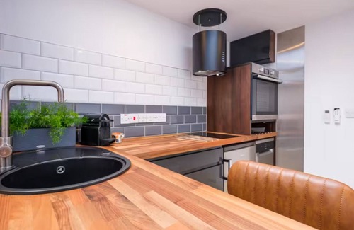 Cirencester Apartment | Studio37 - A cosy, stylish central hideaway | Pass the Keys