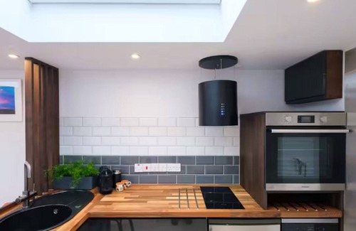 Cirencester Apartment | Studio37 - A cosy, stylish central hideaway | Pass the Keys