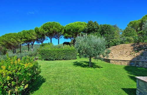 Passignano sul Trasimeno Villa | Stunning private villa with A/C, private pool, WIFI, TV, balcony, panoramic view and parking