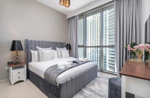 Bur Dubai Apartment | Stunning 1-Bedroom apartment in Downtown near Burj Khalifa and Dubai Mall!