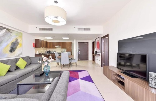 Trade Center Apartment | Stunning 1 Bedroom w/Infinity Pool Near DWTC Dubai
