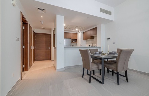 Bur Dubai Apartment | Stunning 1BDR Apartment with view of The Frame of Dubai