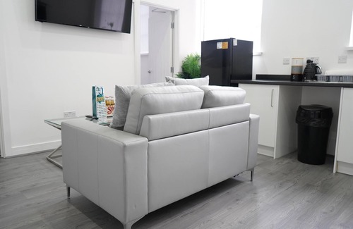 Birmingham Apartment | Stunning 2-Bed Apartment in Birmingham