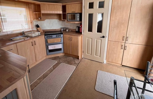 Chapel Saint Leonards Cabin | Stunning 2-Bed caravan in Skegness