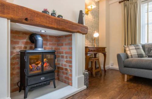 Dobcross House | Stunning 2 bed Cottage in Saddleworth