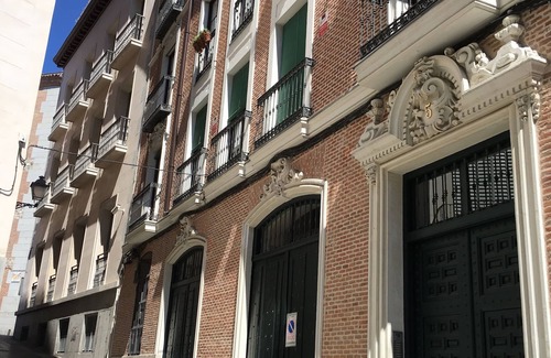 Palacio Apartment | Stunning 2 Bed near Royal Palace!