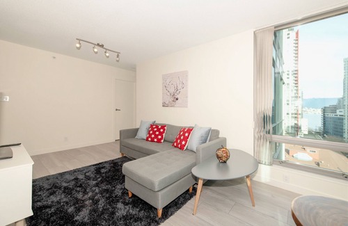 West End Apartment | Stunning 2-Bedroom Downtown Apartment with Water Views & Gym Access