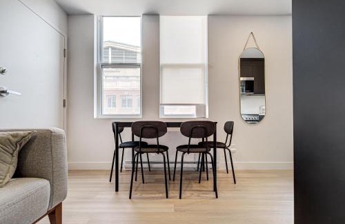 Shaughnessy Village Apartment | Stunning 2 Bedroom Downtown Montreal