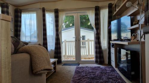 Paignton Resort | Stunning 2 Bedroom, pet friendly Static Caravan at Hoburne Devon Bay