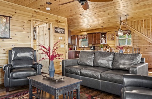 Chalet Village North Cabin | …Stunning 2BR near TOWN! …HOT TUB…Game Room…VIEWS!