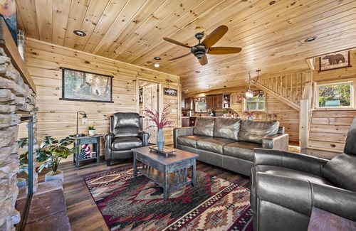 Chalet Village North Cabin | …Stunning 2BR near TOWN! …HOT TUB…Game Room…VIEWS!